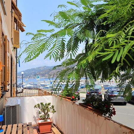 Adamaina - Sea View Apartment With Private Garage Сестри-Леванте Экстерьер фото