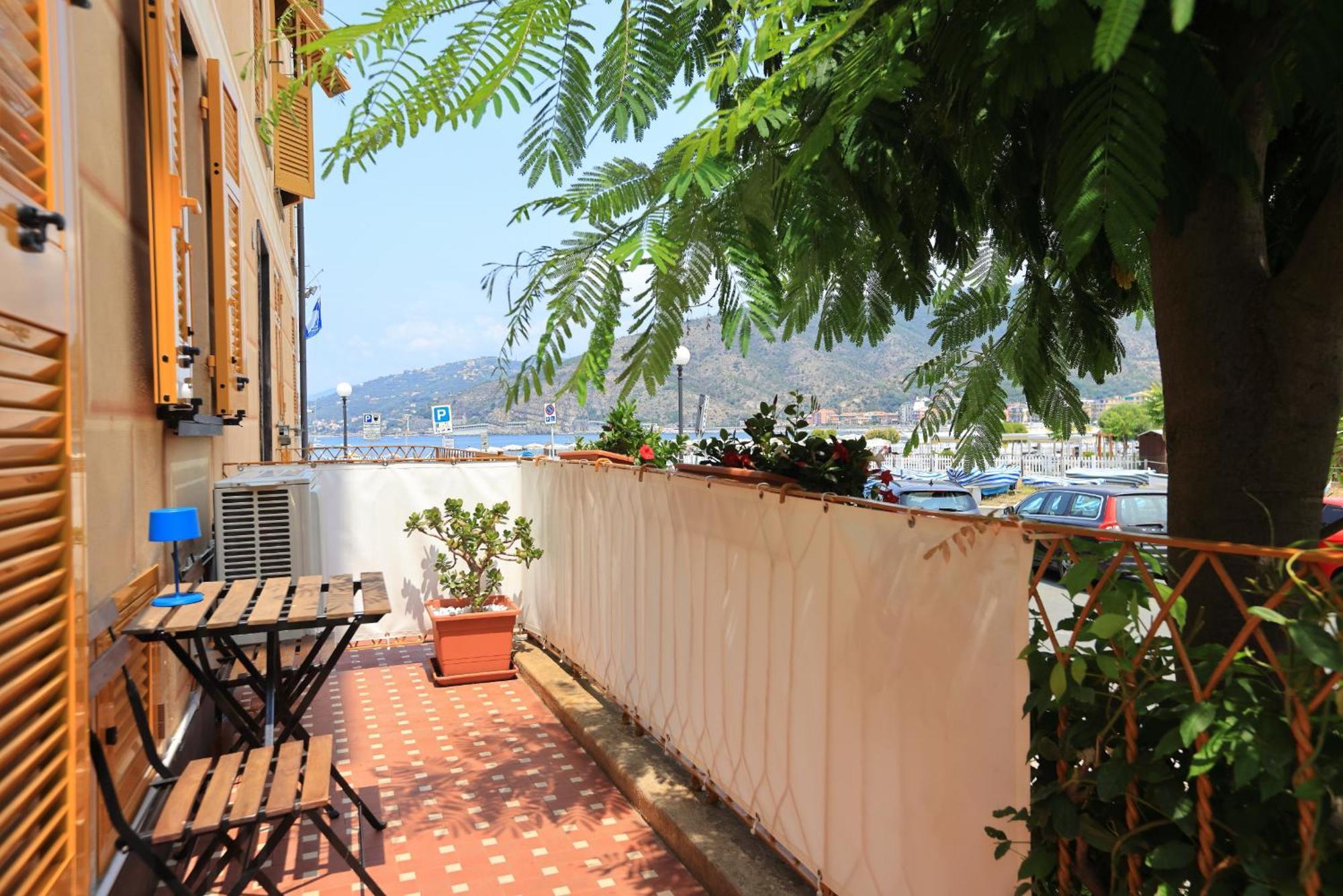 Adamaina - Sea View Apartment With Private Garage Сестри-Леванте Экстерьер фото